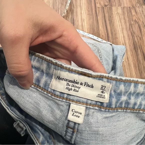 Abercrombie & Fitch Curve Love High Rise Skinny Jean - Picture 4 of 6